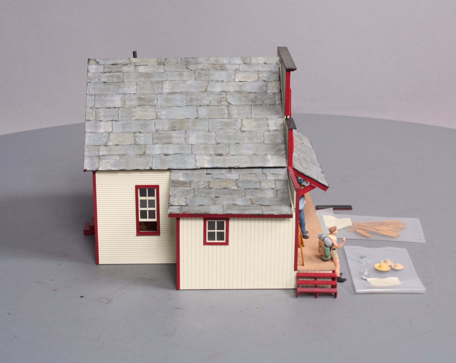 Banta Model Works 2128 O Scale Up the Creek Paddle Co. Building - Assembled