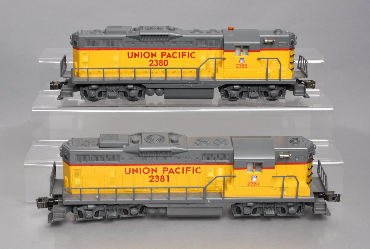 Lionel 6-11956 O Union Pacific GP-9 Diesel Locomotive Lash Up Set #2380/2381 NIB