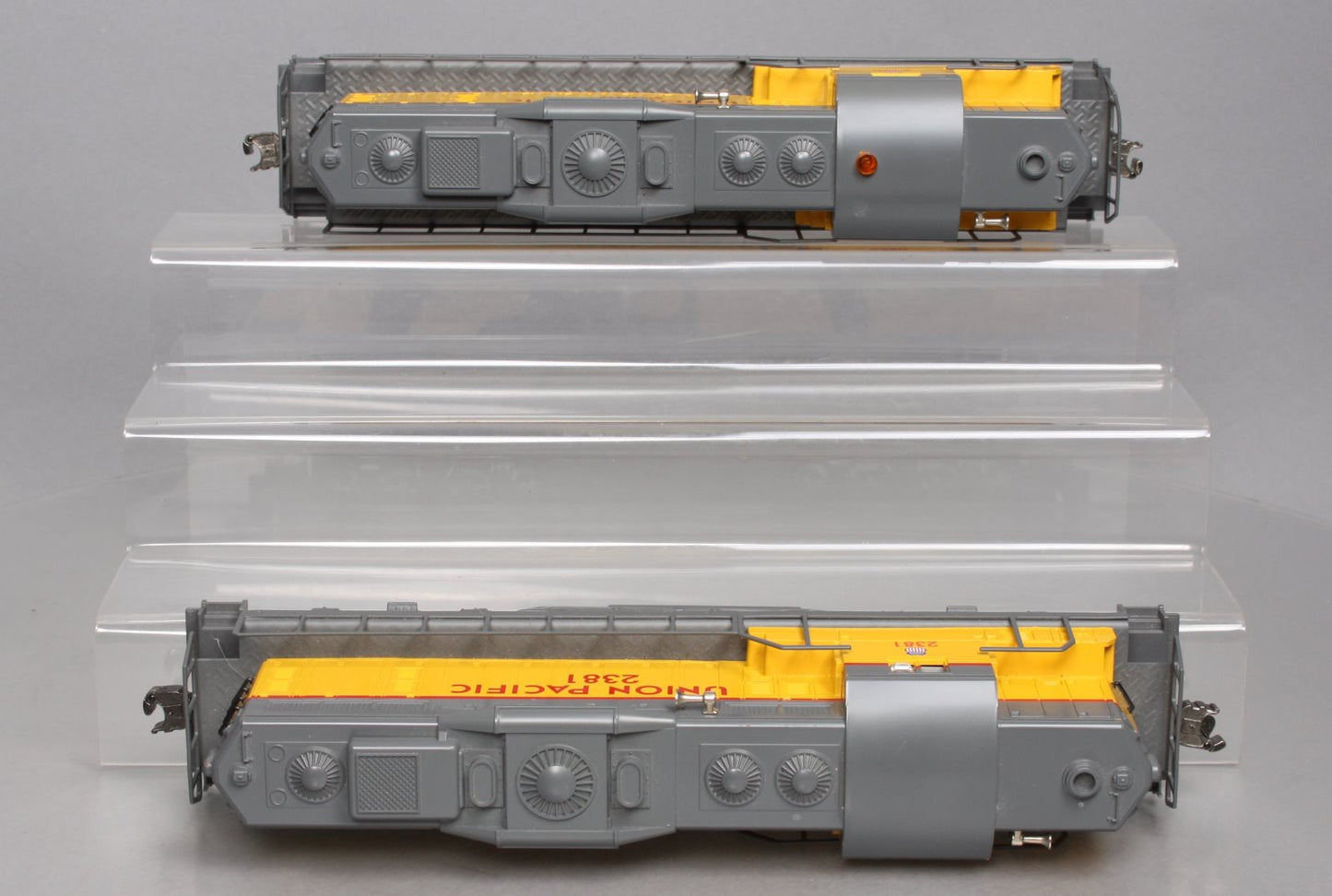 Lionel 6-11956 O Union Pacific GP-9 Diesel Locomotive Lash Up Set #2380/2381 LN/Box