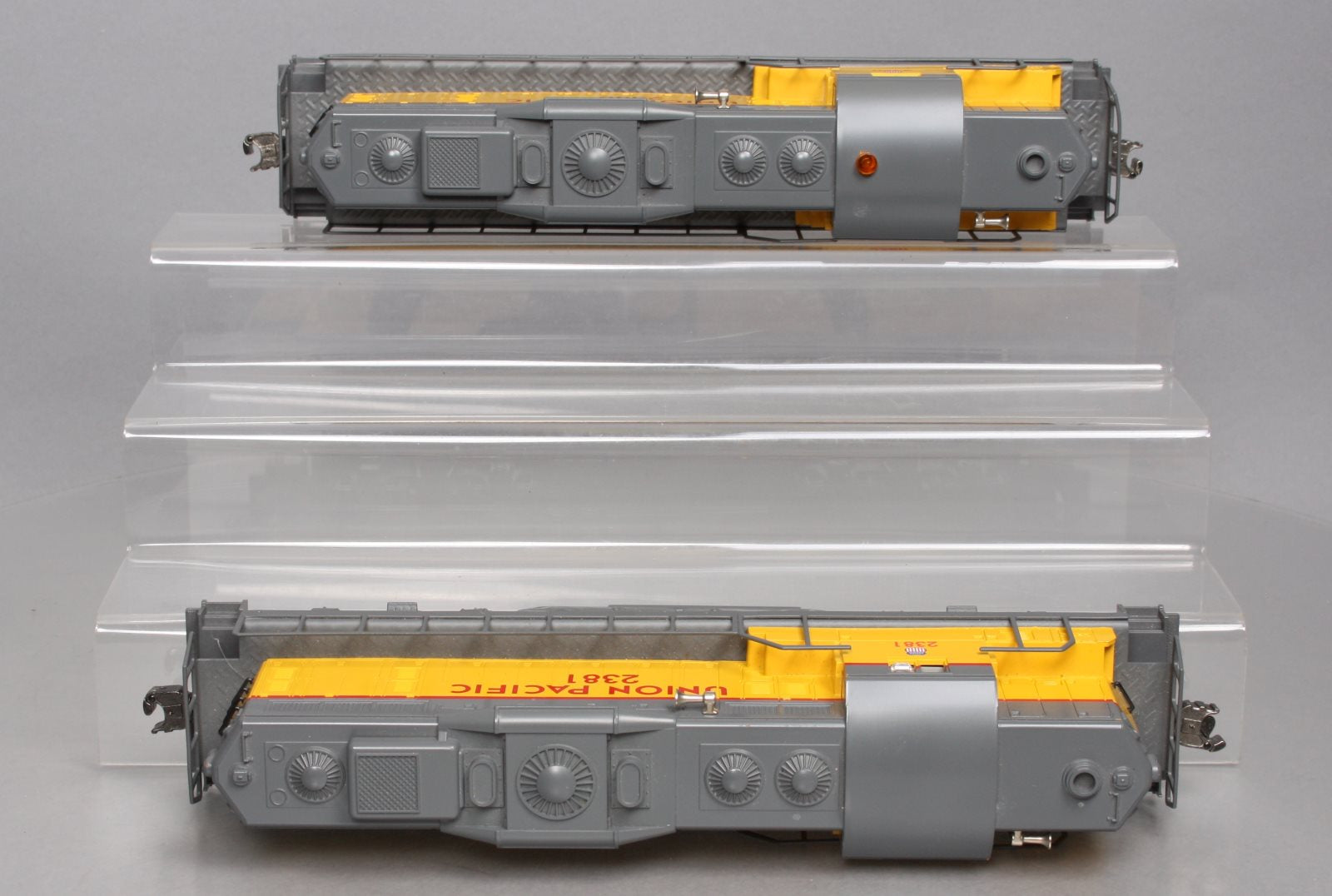 Lionel 6-11956 O Union Pacific GP-9 Diesel Locomotive Lash Up Set #2380/2381 LN/Box