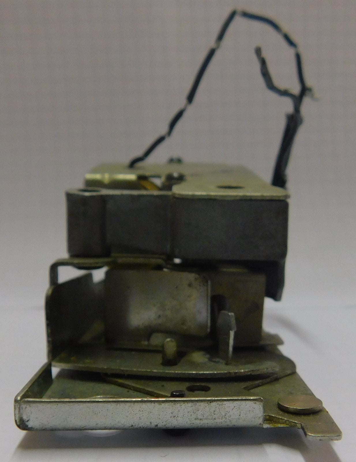 Lionel 3472-76 Milk Car Mechanism w/o Milkman Figure
