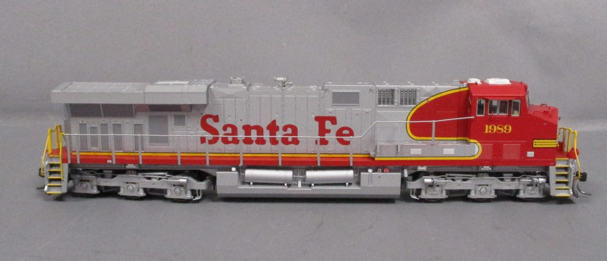 InterMountain 49756S-04 HO Santa Fe GE ES44AC Diesel Locomotive #1989 w/DCC/SND LN/Box