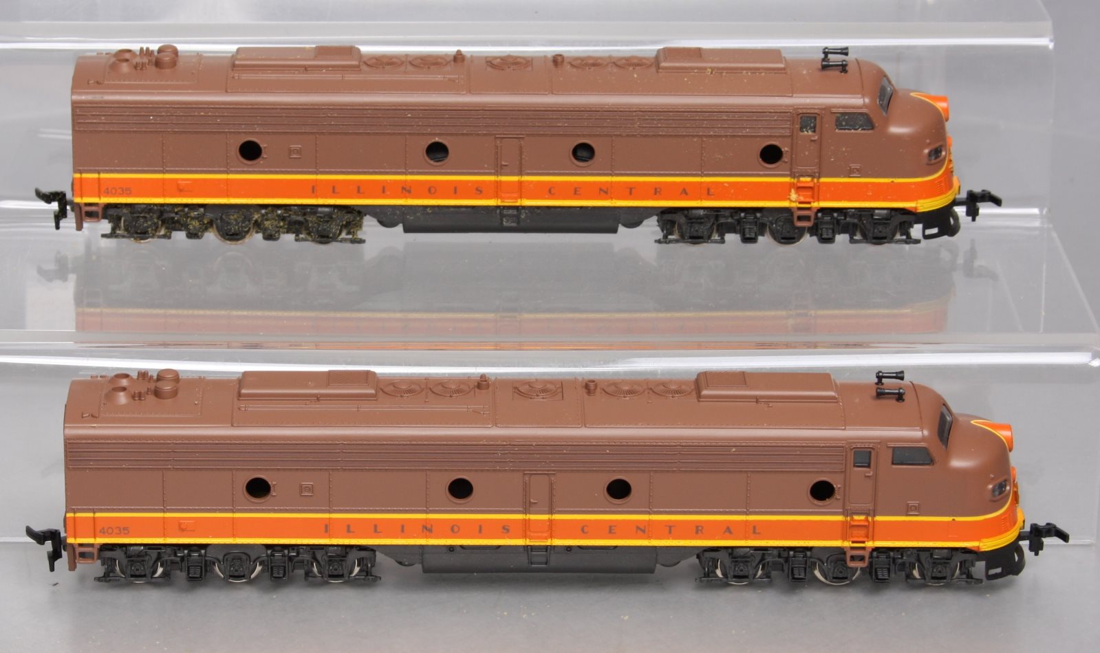 Rivarossi 1929 HO Illinois Central EMD E-8 AA Diesel Locomotive Set LN/Box