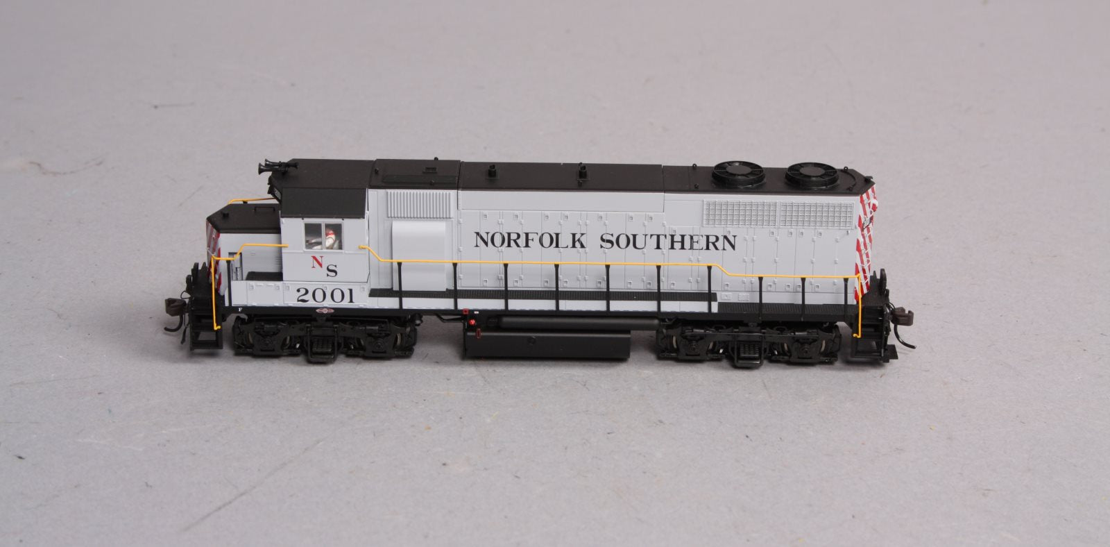 Atlas 9113 HO Scale Norfolk Southern EMD GP38 Diesel Locomotive #2001 w/DCC LN