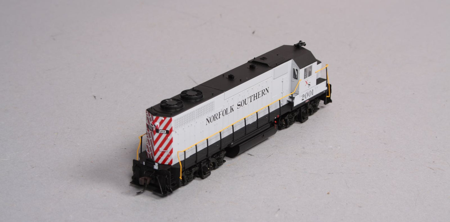 Atlas 9113 HO Scale Norfolk Southern EMD GP38 Diesel Locomotive #2001 w/DCC LN