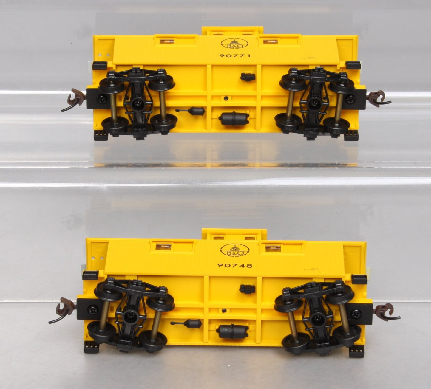 Walthers 932-27524 HO Baltimore & Ohio (C&O Style) 25' Wood Cabooses (2 Pack) NIB