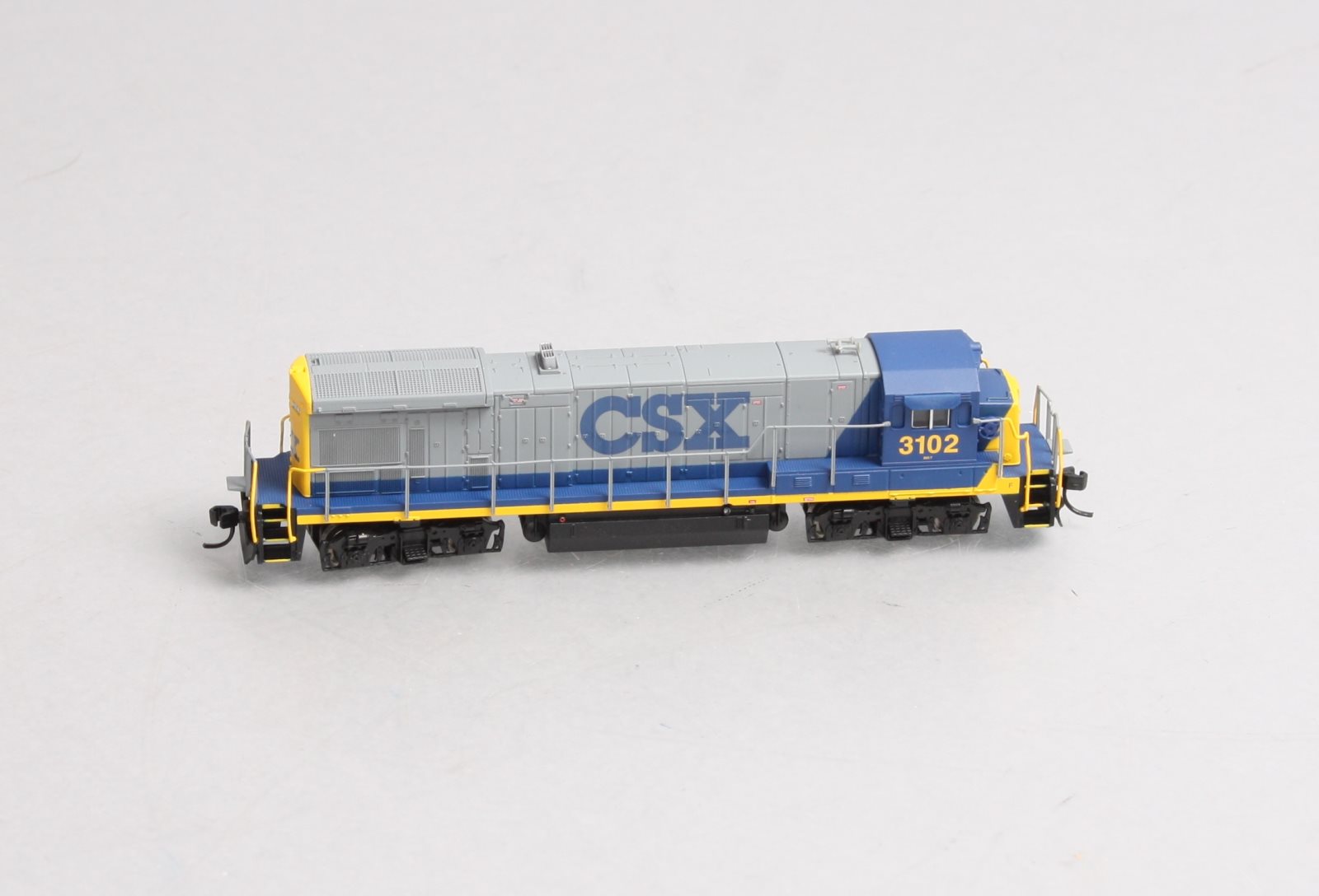 Atlas 49715 N Scale CSX B23-7 Diesel Locomotive #3102