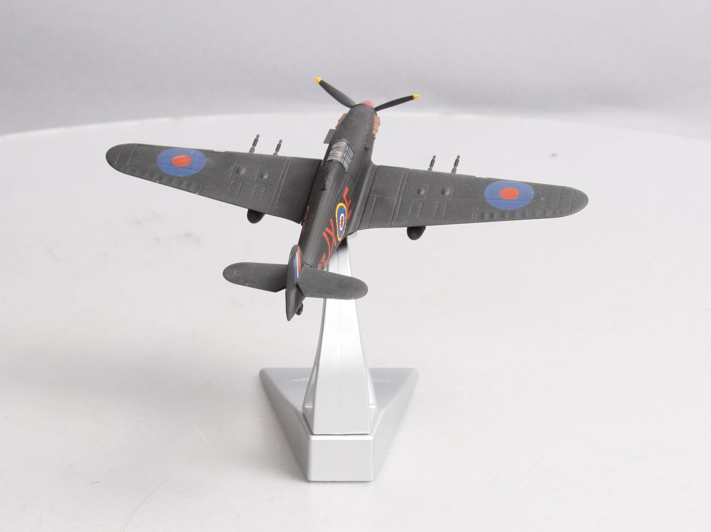Corgi AA39701 1:72 NYA Hawker Hurricane LLC BE581'JX-E, RAF 1 SQN, 1942
