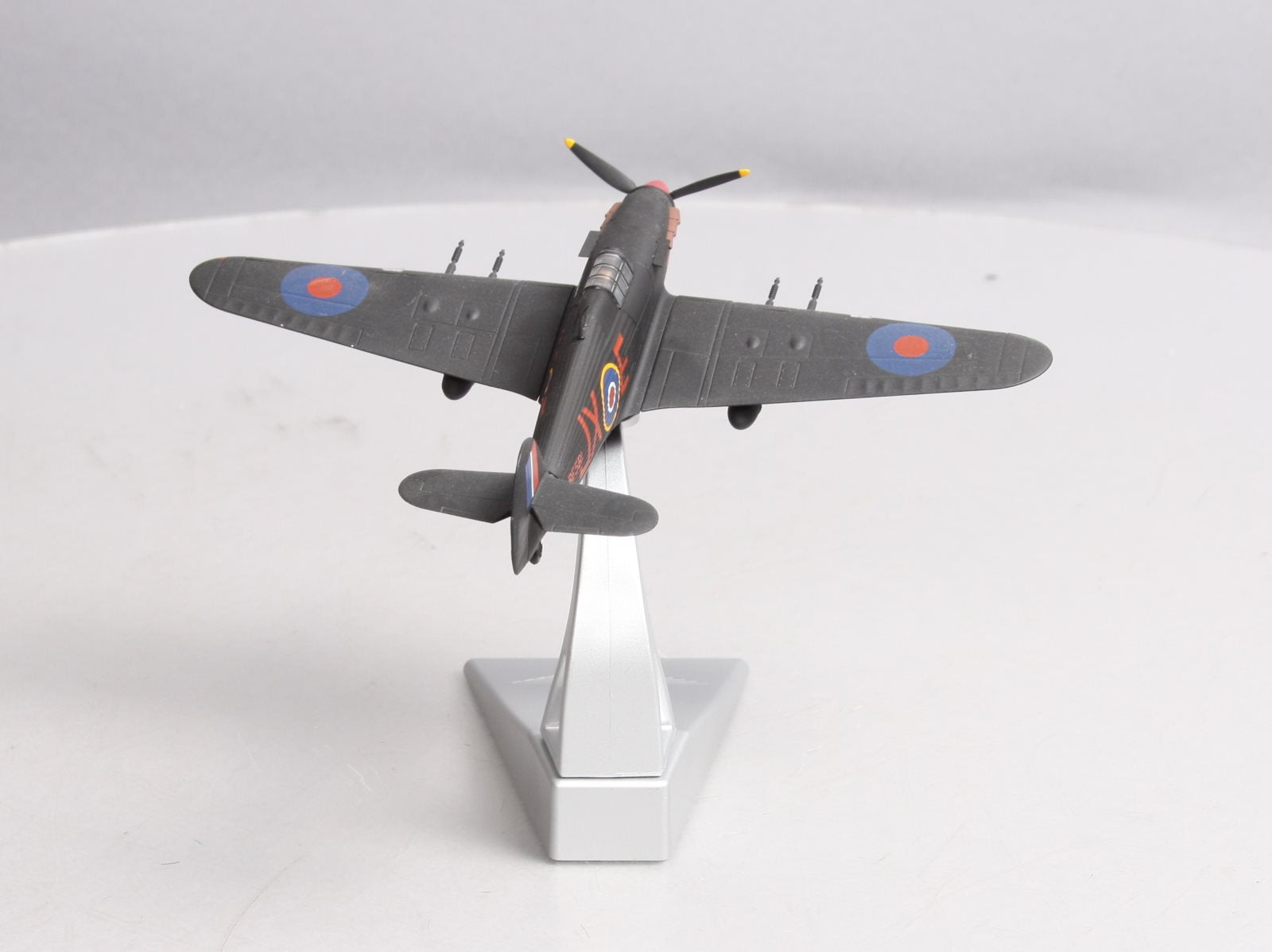 Corgi AA39701 1:72 NYA Hawker Hurricane LLC BE581'JX-E, RAF 1 SQN, 1942