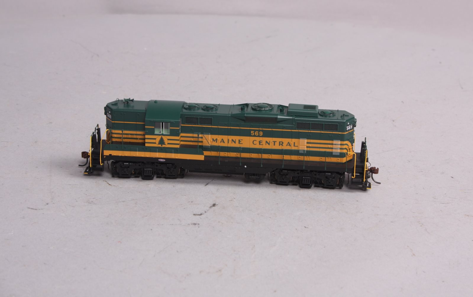 Athearn G62490 HO Scale Maine Central EMD GP7 Diesel Locomotive #529 LN/Box
