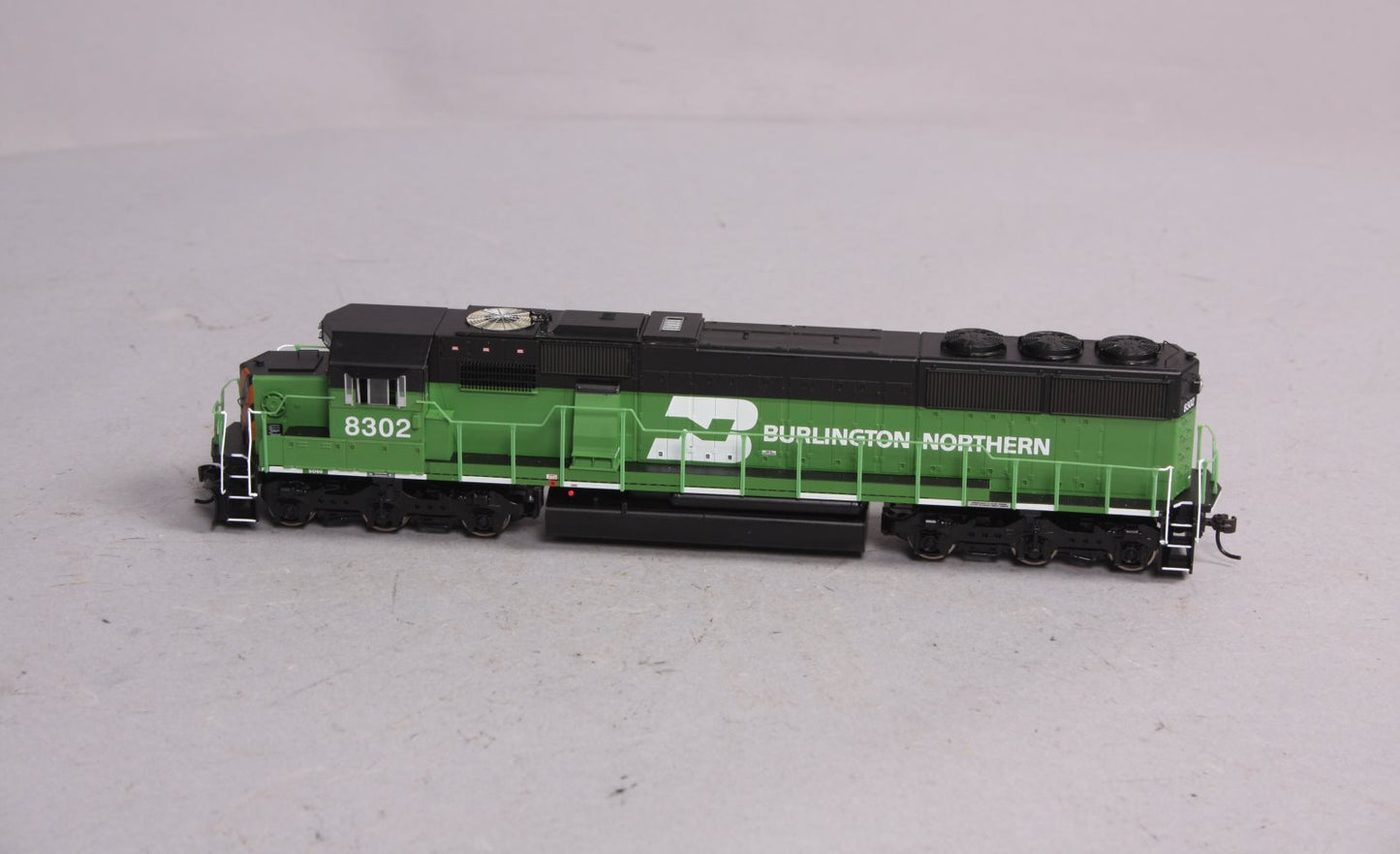 Athearn 91666 HO Scale Burlington Northern SD-60 Diesel Locomotive #8302 LN/Box