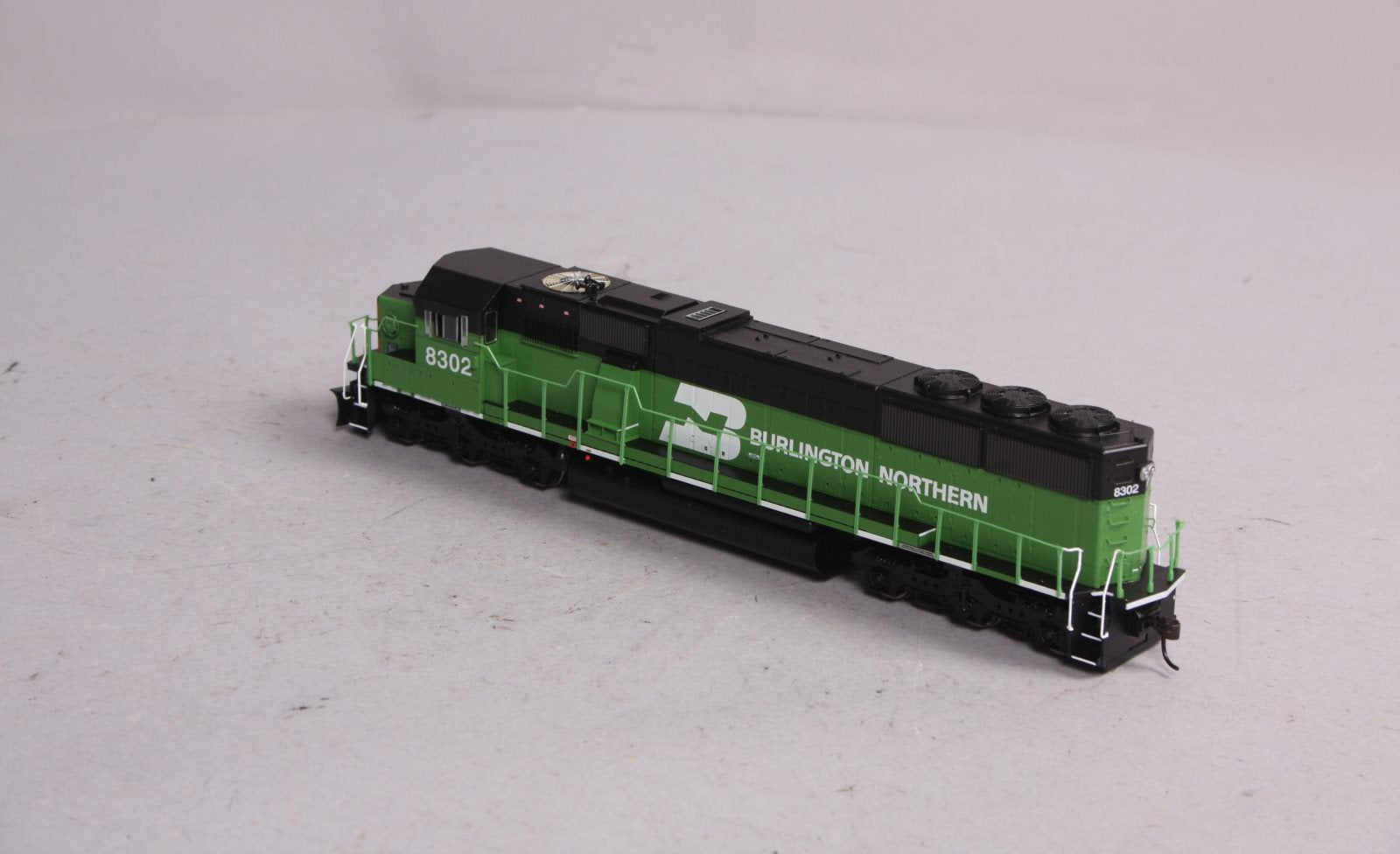 Athearn 91666 HO Scale Burlington Northern SD-60 Diesel Locomotive #8302 LN/Box