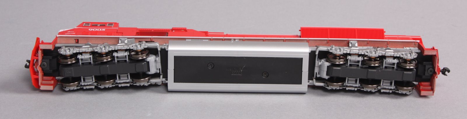 Kato 37-6368 HO Indiana Railroad SD90/43MAC Diesel Locomotive w/ Sound #9005 LN/Box