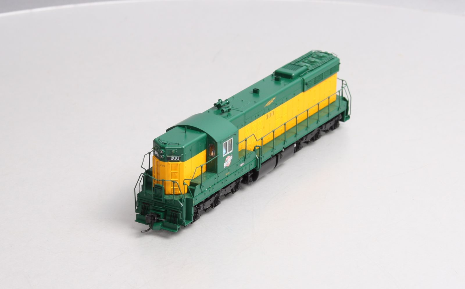 Walthers 920-41904 HO CNW EMD SD7 Diesel Locomotive #300 w/Sound & DCC