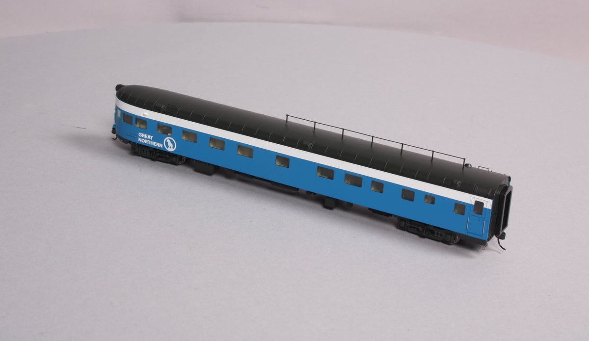 Walthers 920-9079 HO GN Coulee Series 85' 6-4-1 Lighted Observation Lounge Car