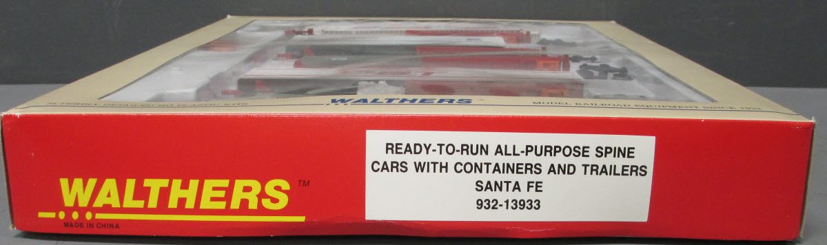 Walthers 932-13933 HO Santa Fe Ready To Run All-Purpose Spine Cars W/Containers