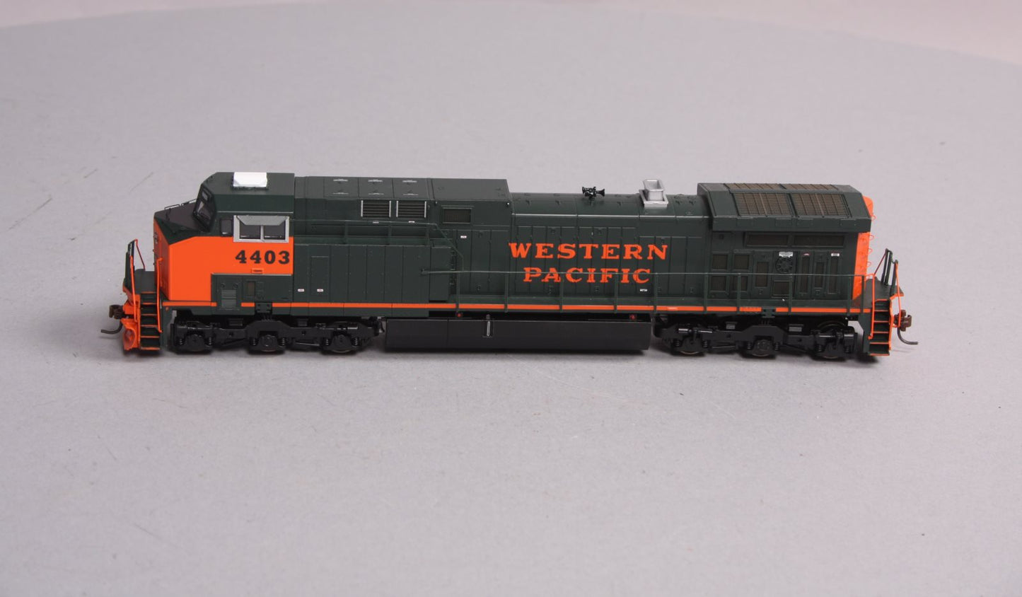 Athearn 78836 HO Western Pacific AC4400 Diesel Locomotive #4403
