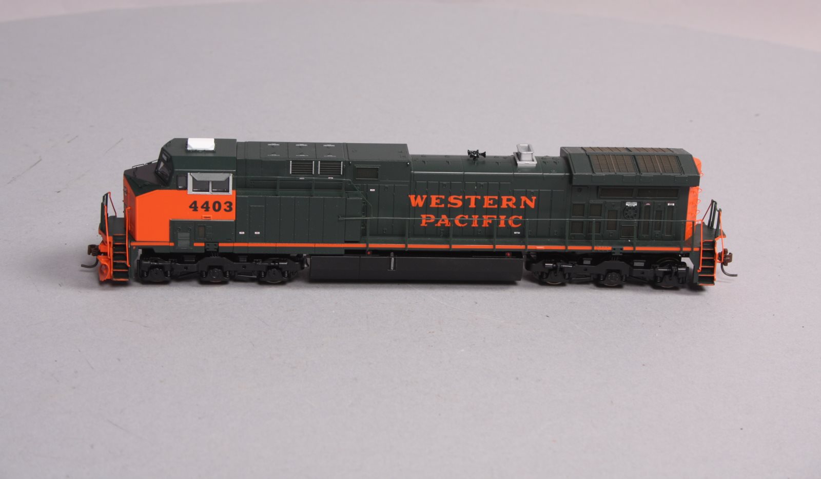 Athearn 78836 HO Western Pacific AC4400 Diesel Locomotive #4403