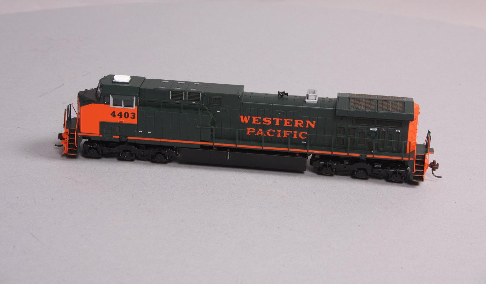 Athearn 78836 HO Western Pacific AC4400 Diesel Locomotive #4403