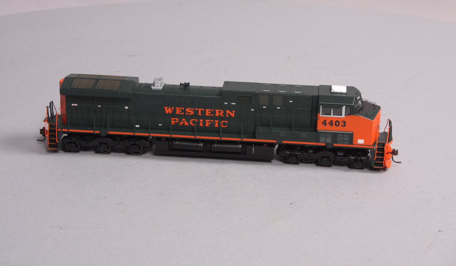Athearn 78836 HO Western Pacific AC4400 Diesel Locomotive #4403