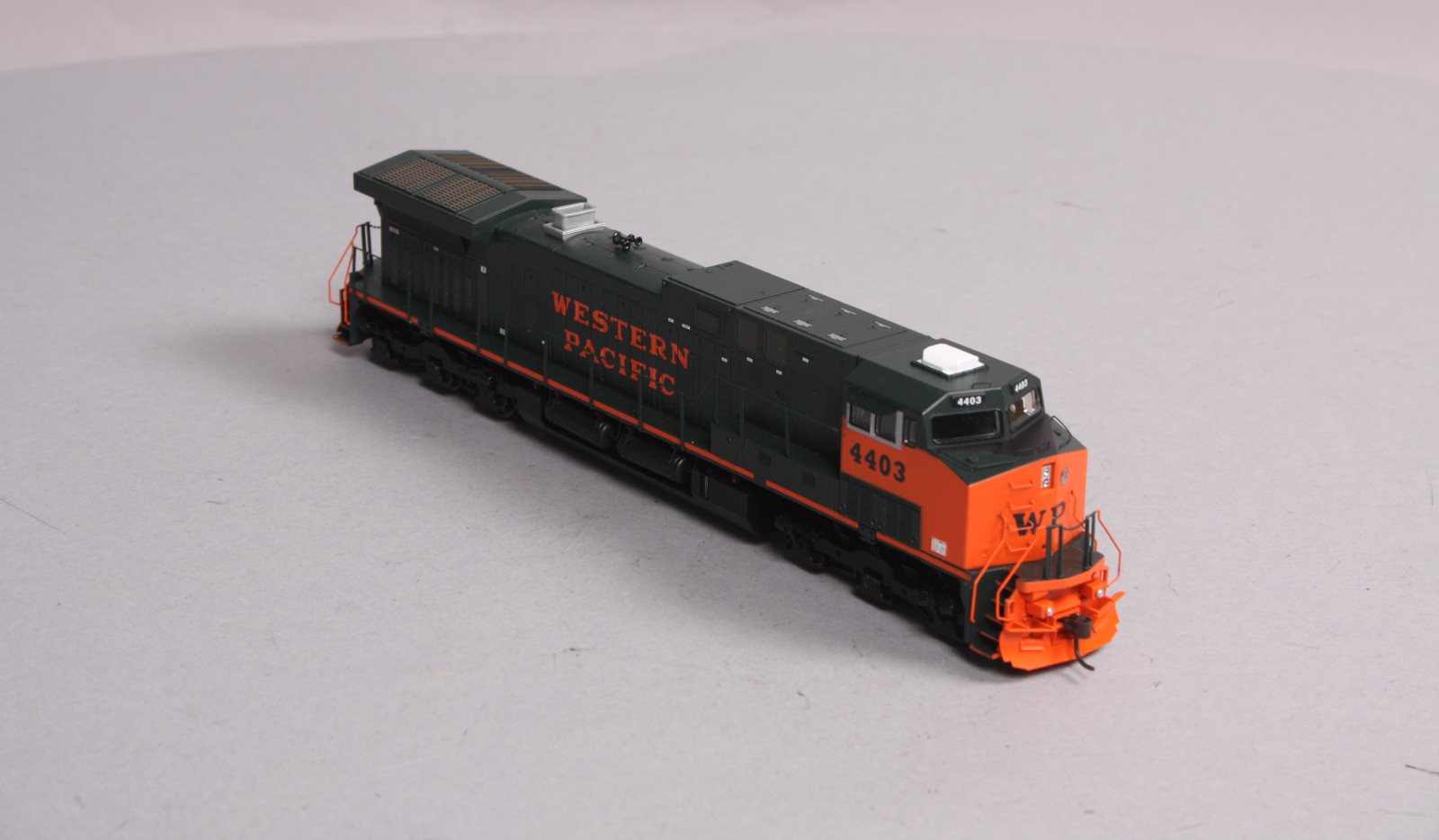 Athearn 78836 HO Western Pacific AC4400 Diesel Locomotive #4403