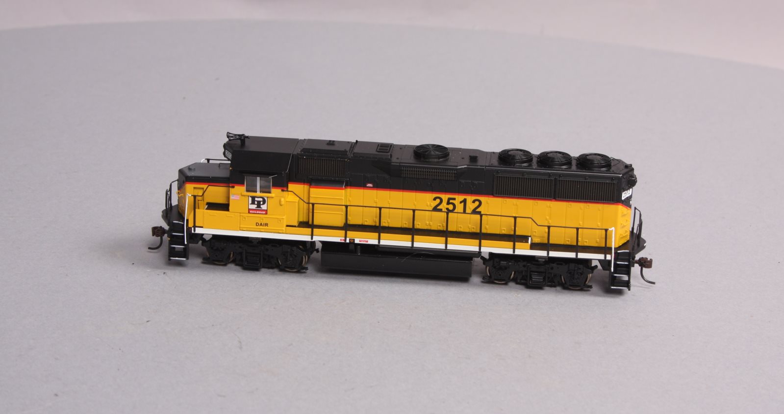 Athearn 77837 HO Dakota & Iowa GP50 RTR Diesel Locomotive #2512