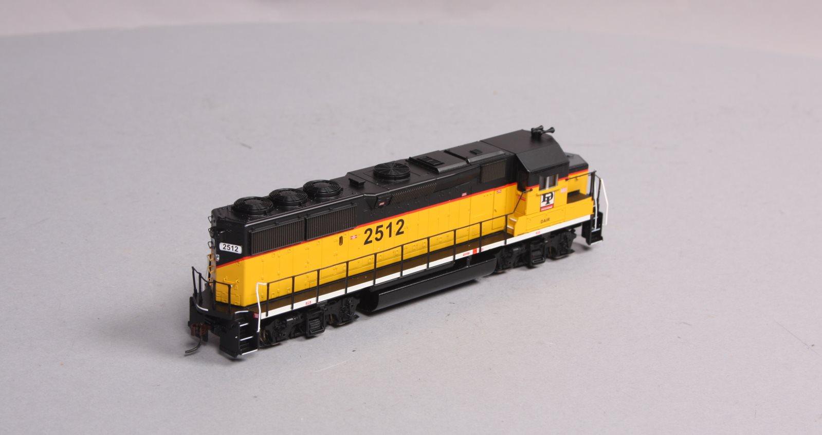 Athearn 77837 HO Dakota & Iowa GP50 RTR Diesel Locomotive #2512