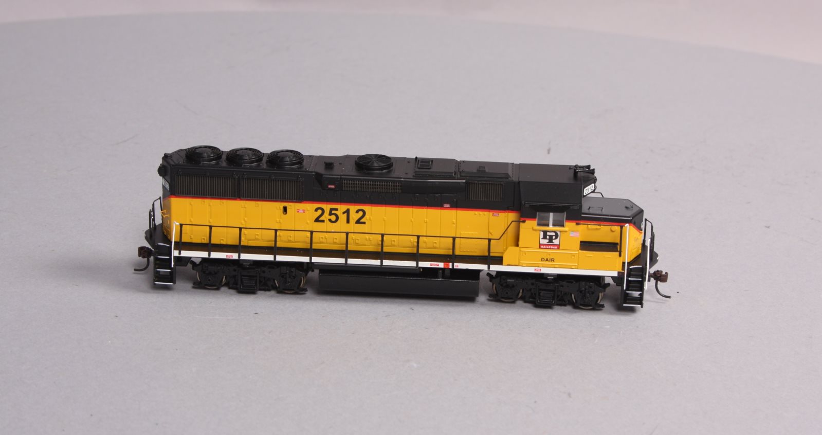 Athearn 77837 HO Dakota & Iowa GP50 RTR Diesel Locomotive #2512