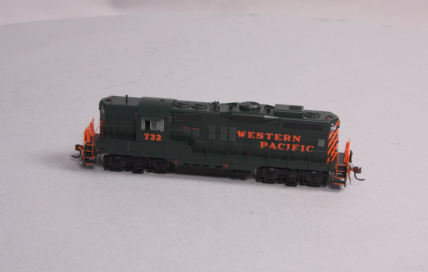 Athearn G62746 HO Western Pacific GP9 Phase II Locomotive W/DCC & Sound # 732