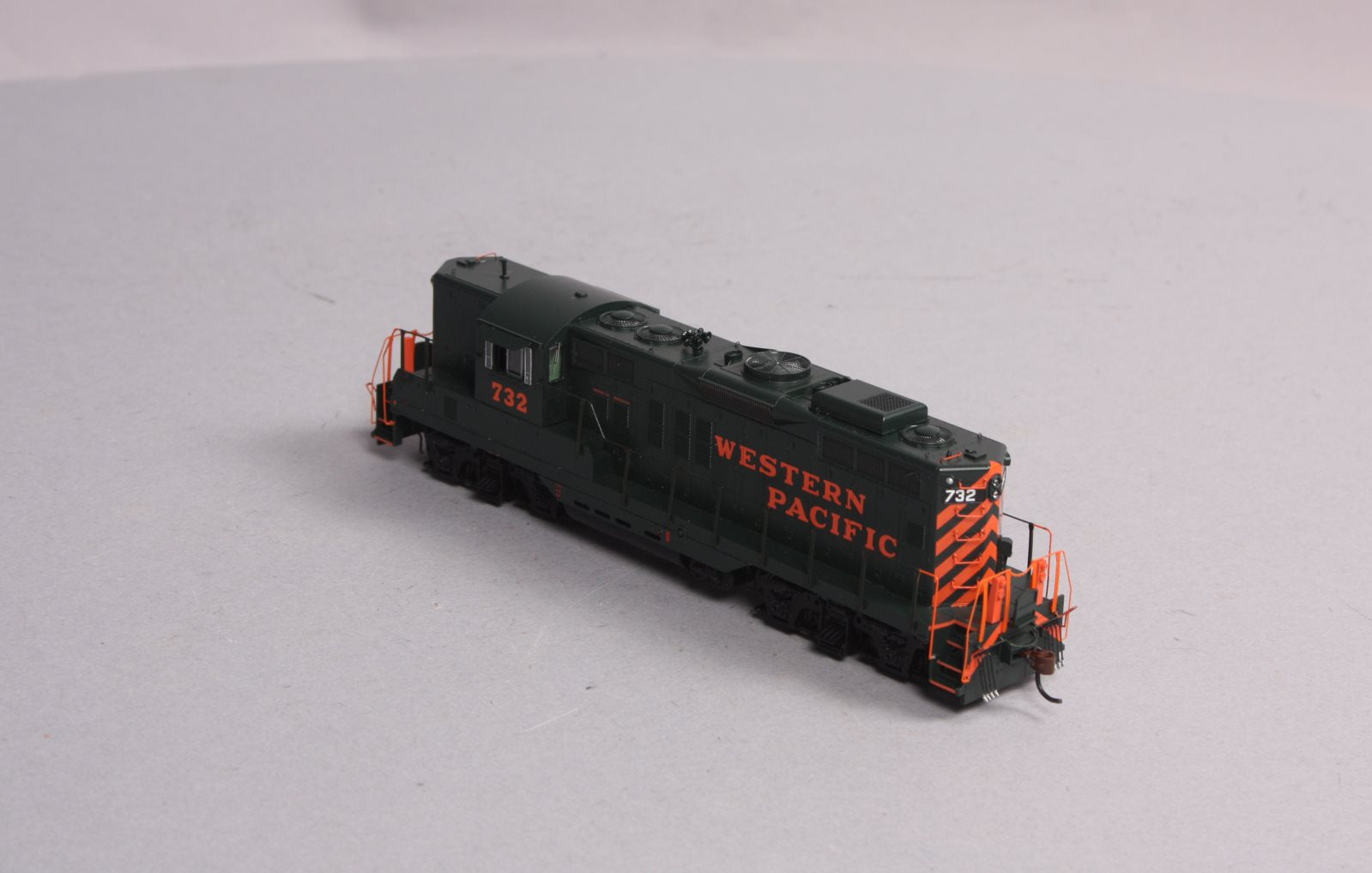 Athearn G62746 HO Western Pacific GP9 Phase II Locomotive W/DCC & Sound # 732
