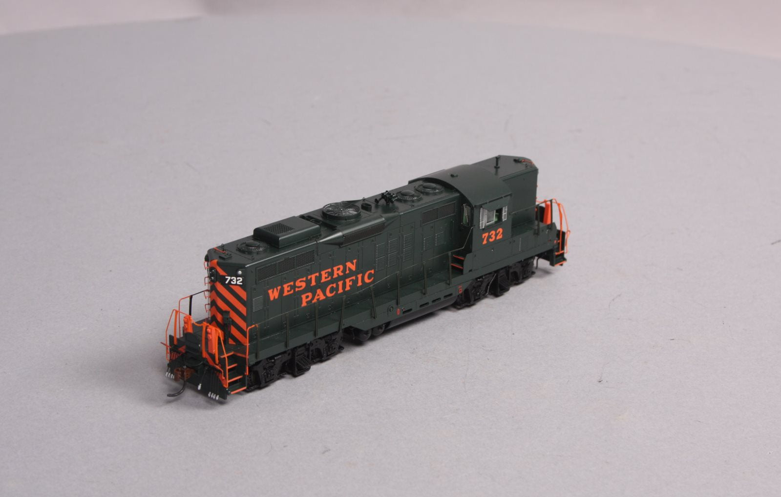 Athearn G62746 HO Western Pacific GP9 Phase II Locomotive W/DCC & Sound # 732