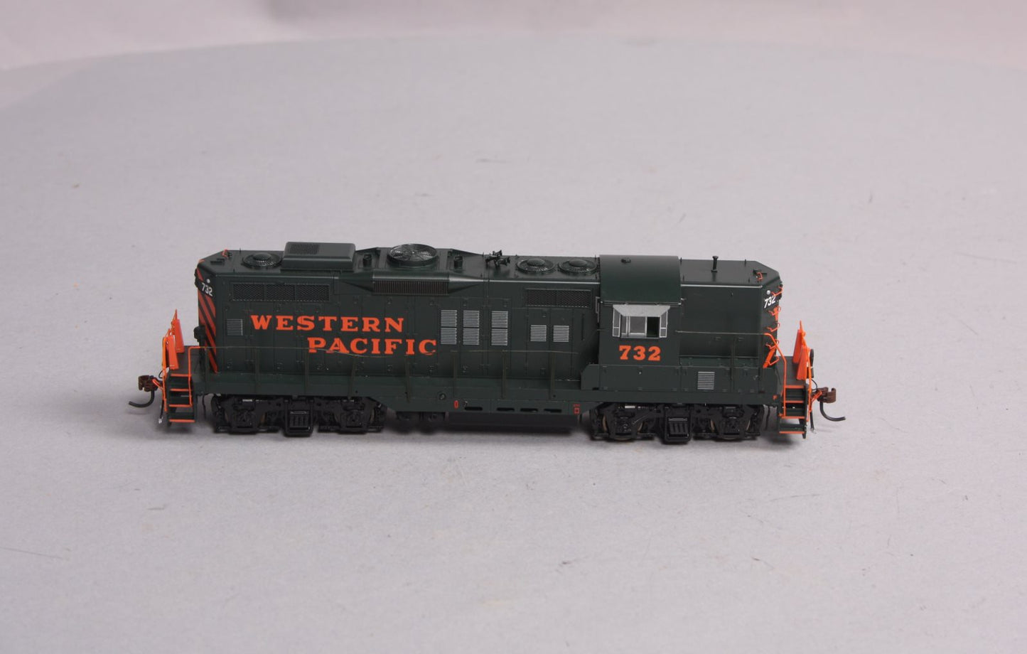Athearn G62746 HO Western Pacific GP9 Phase II Locomotive W/DCC & Sound # 732