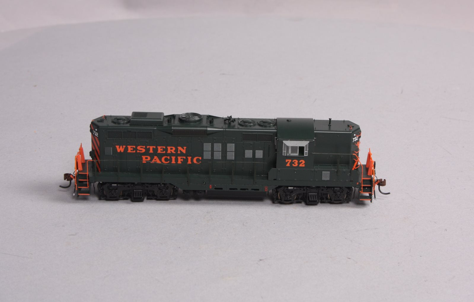 Athearn G62746 HO Western Pacific GP9 Phase II Locomotive W/DCC & Sound # 732