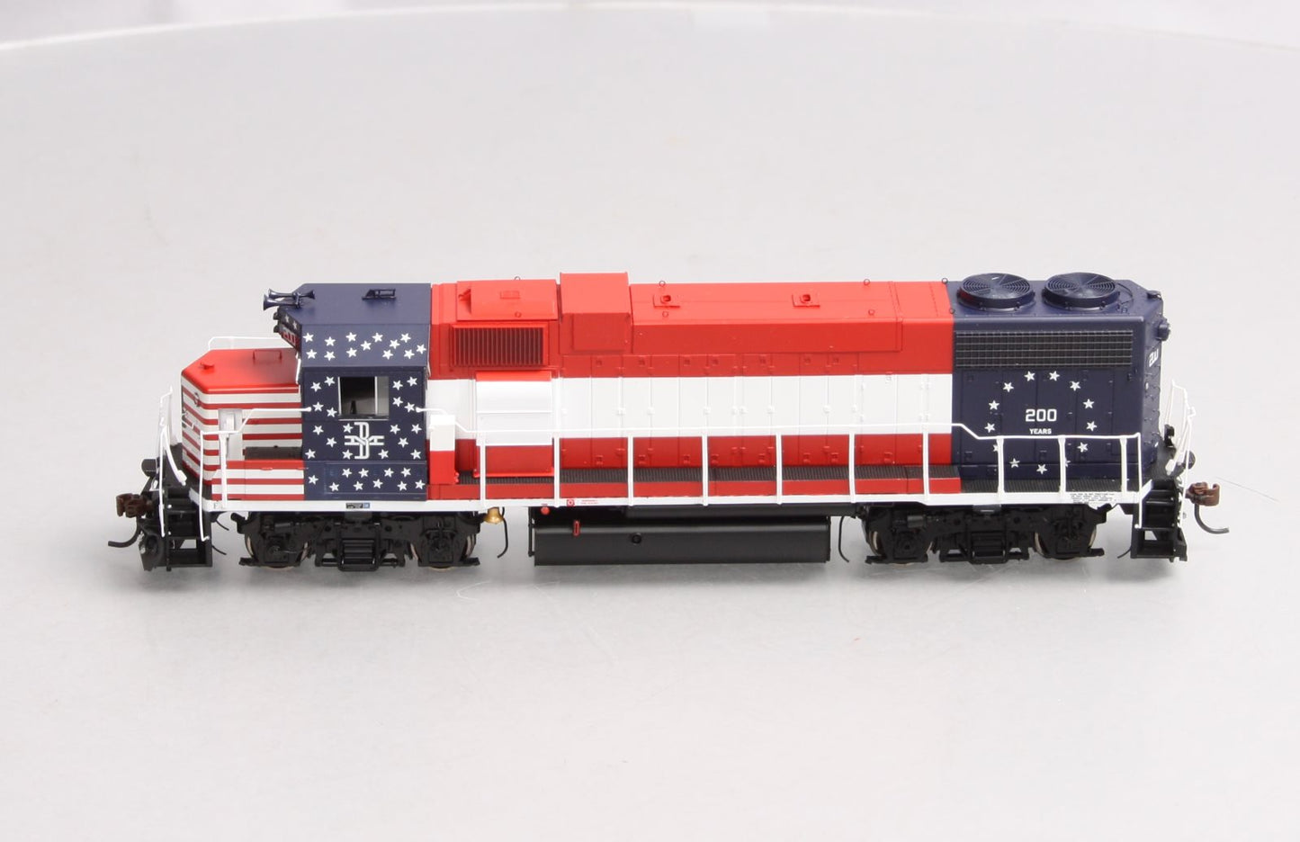 Athearn G40821 HO GP38-2 w/DCC & Sound, B&M/Bicentennial #200