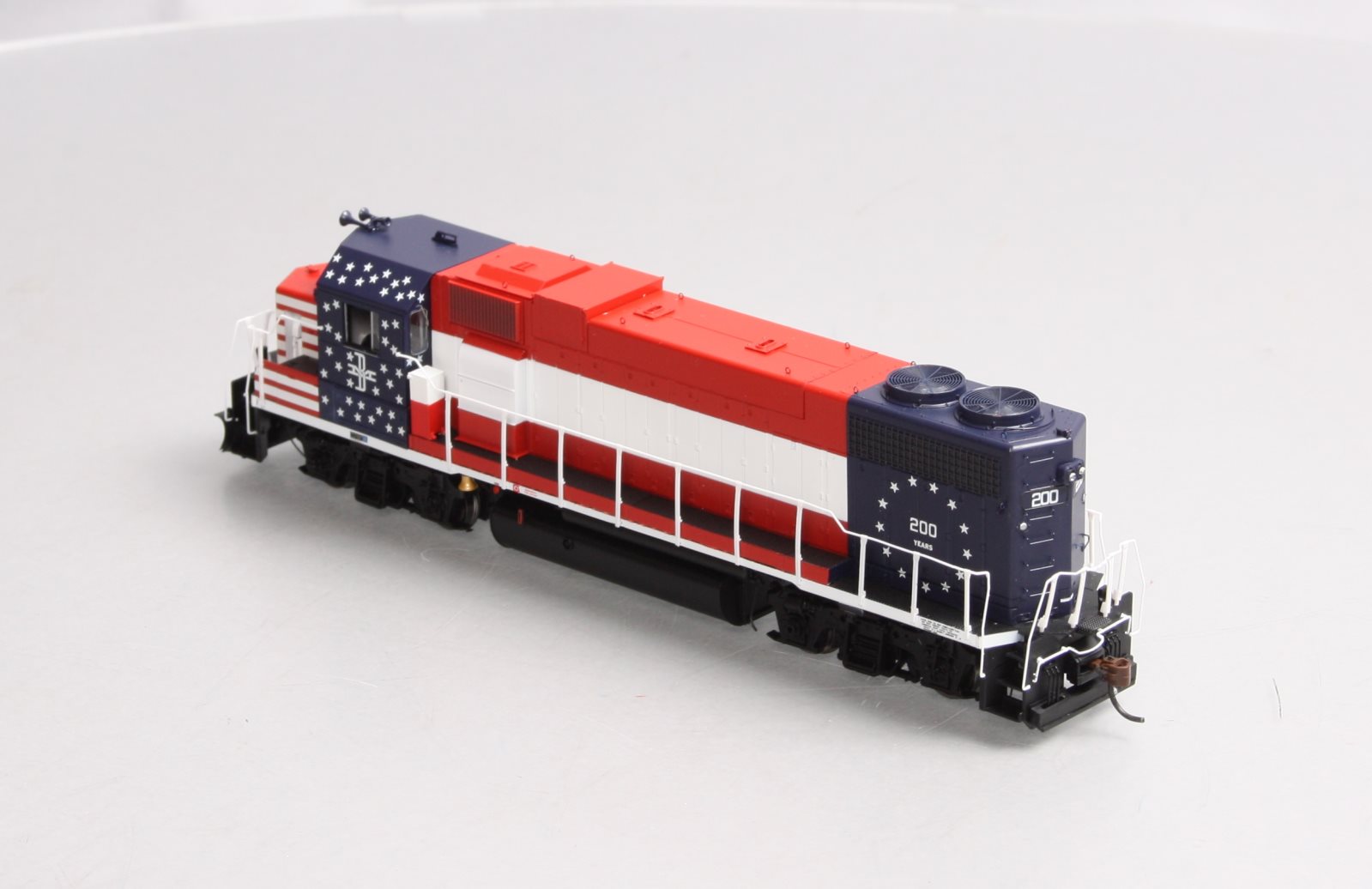Athearn G40821 HO GP38-2 w/DCC & Sound, B&M/Bicentennial #200