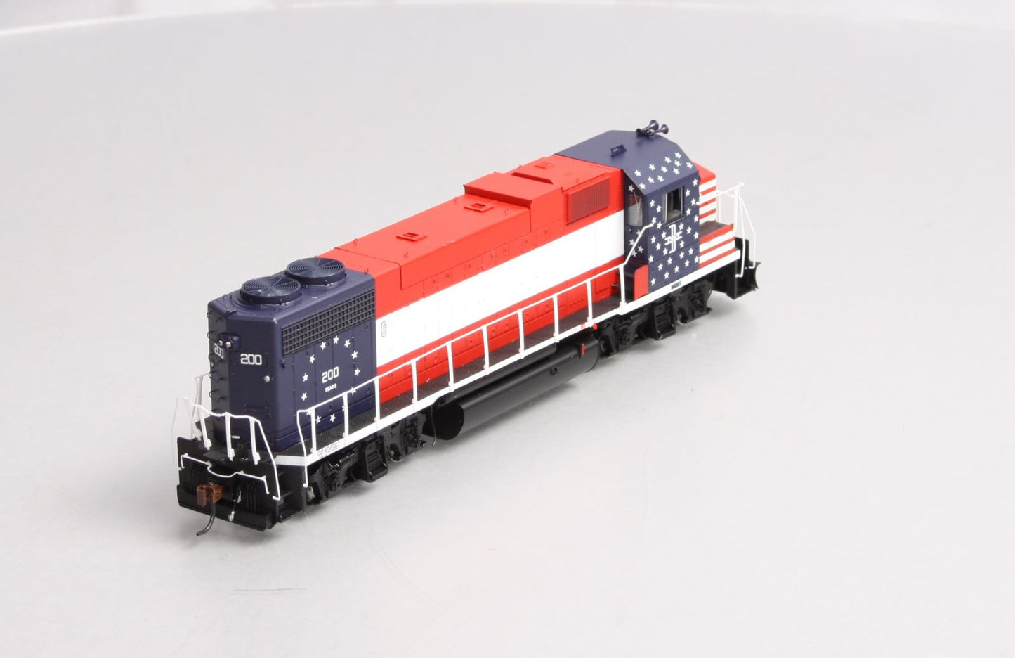 Athearn G40821 HO GP38-2 w/DCC & Sound, B&M/Bicentennial #200
