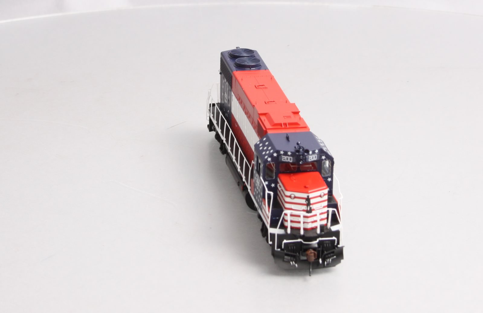 Athearn G40821 HO GP38-2 w/DCC & Sound, B&M/Bicentennial #200