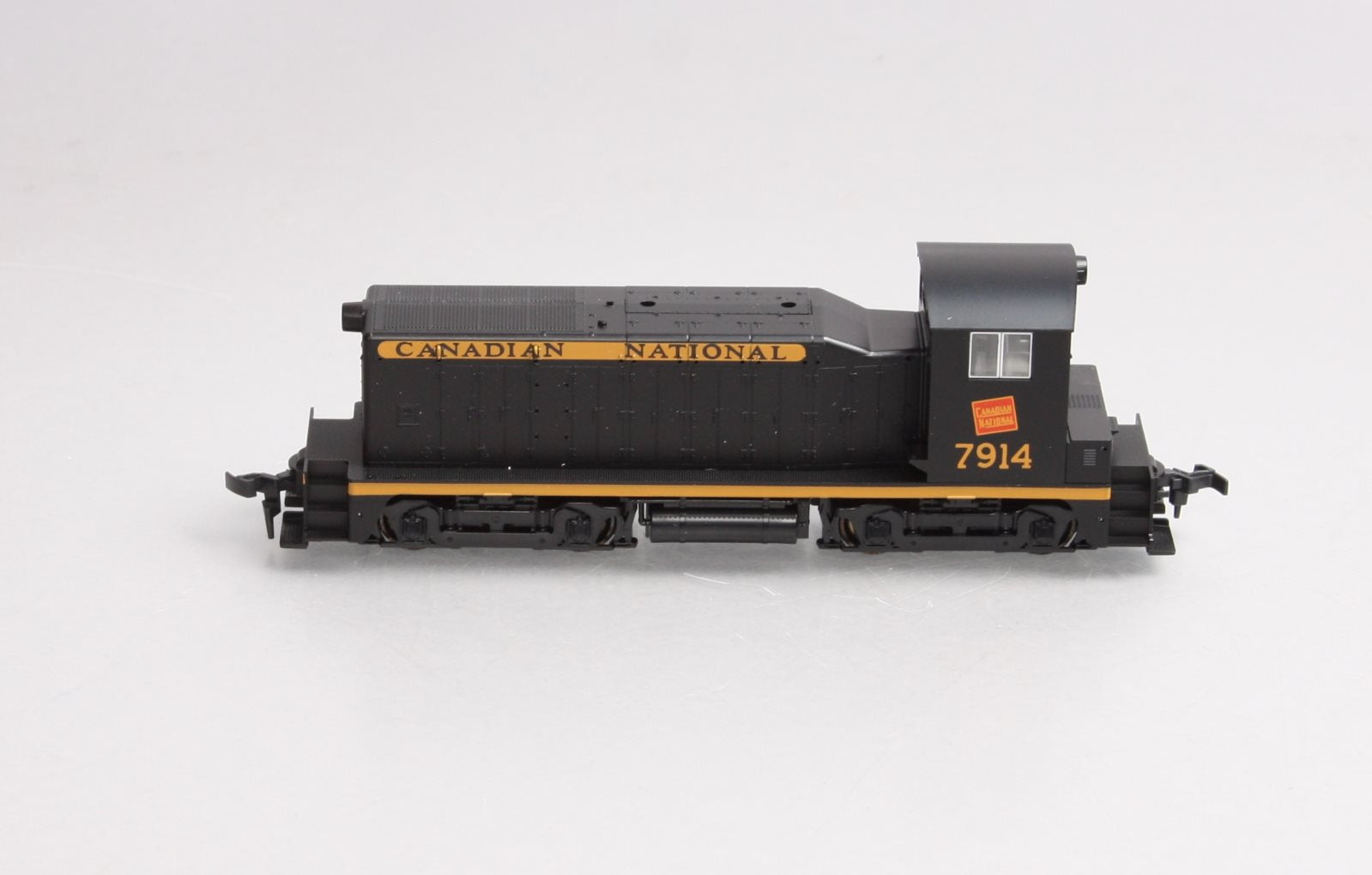 Kato 37-104 HO Scale Canadian National EMD NW2 Diesel Locomotive #7914 LN/Box