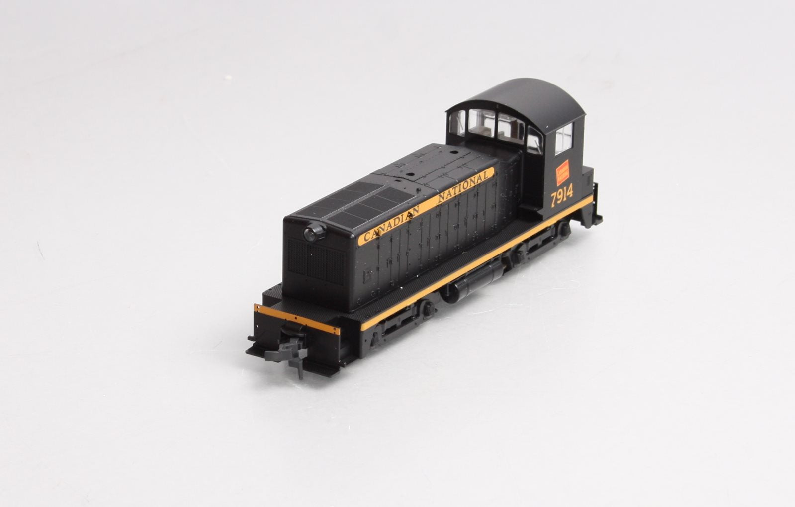 Kato 37-104 HO Scale Canadian National EMD NW2 Diesel Locomotive #7914 LN/Box