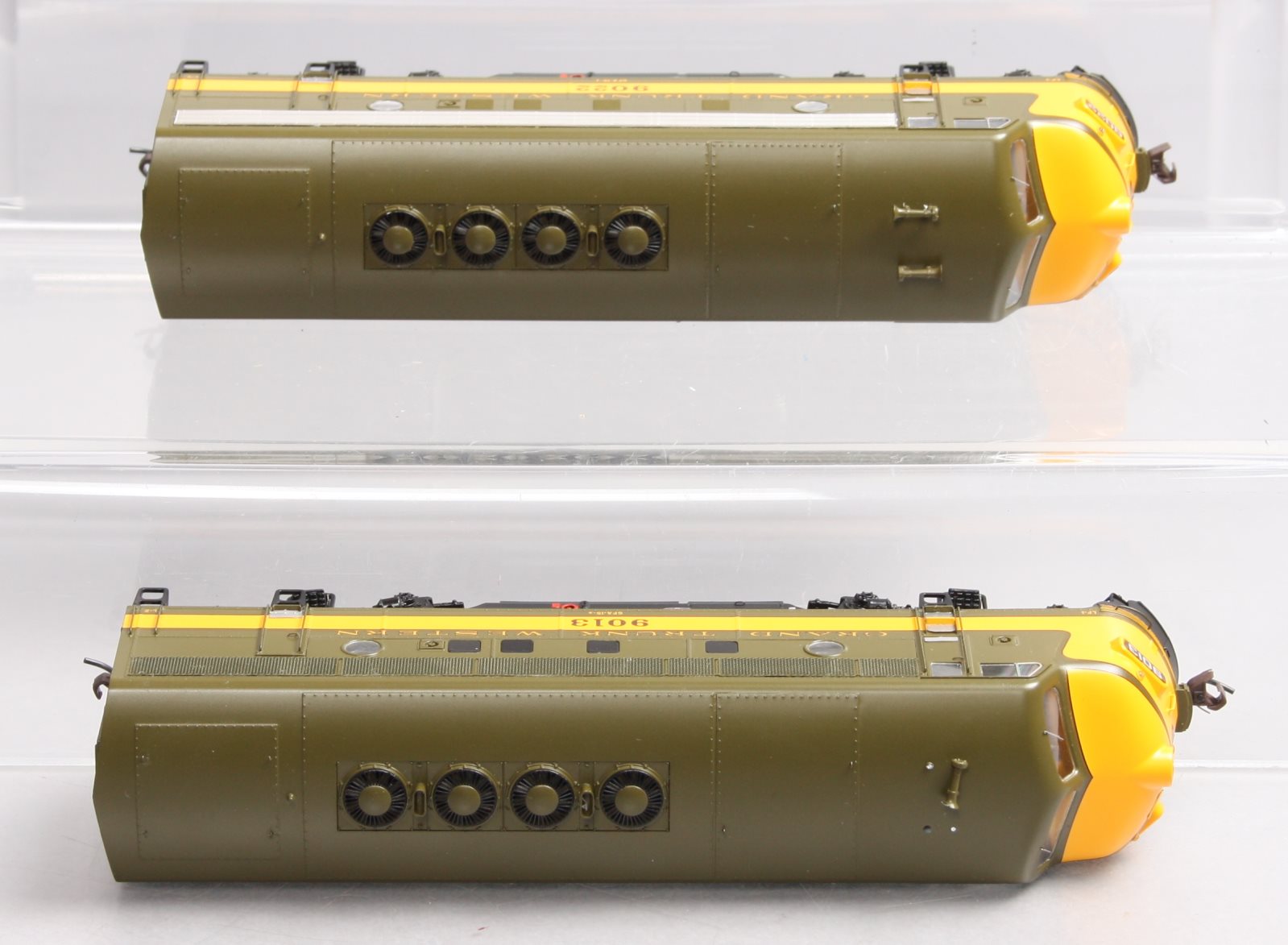 Athearn G2526 HO Grand Trunk Western EMD F3AA Diesel Locomotive Set #9013/9022 LN/Box