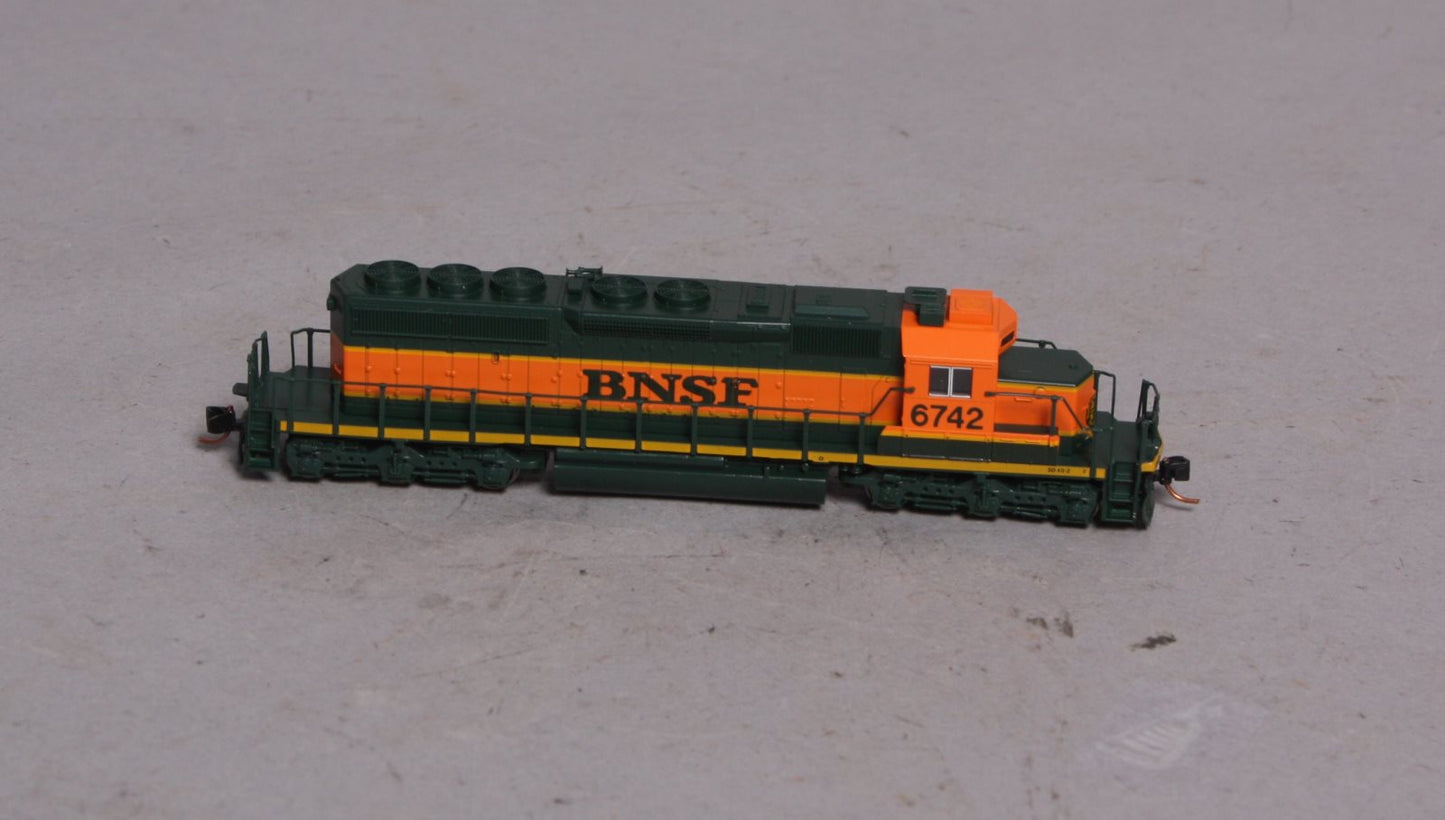 Kato 176-8203 N BNSF SD40-2 Diesel Locomotive #6742