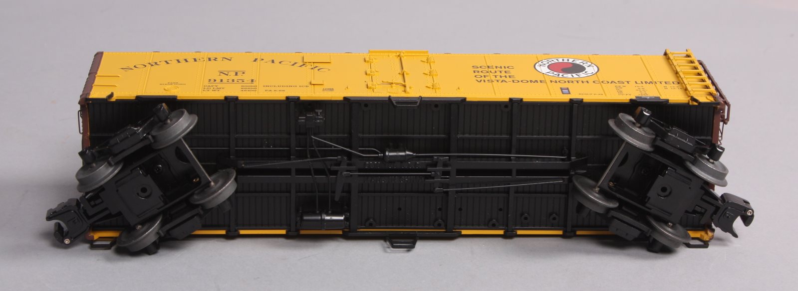 Lionel 6-17388 O Gauge Northern Pacific Steel-Sided Refrigerator Car #91354 LN/Box
