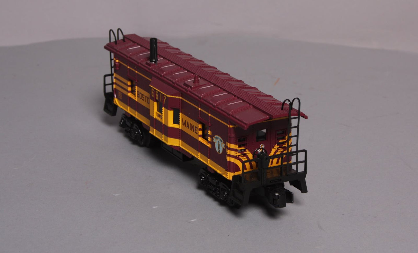 Lionel 6-58217 O Boston and Maine LLC Smoking Bay Window Caboose #6617 NIB