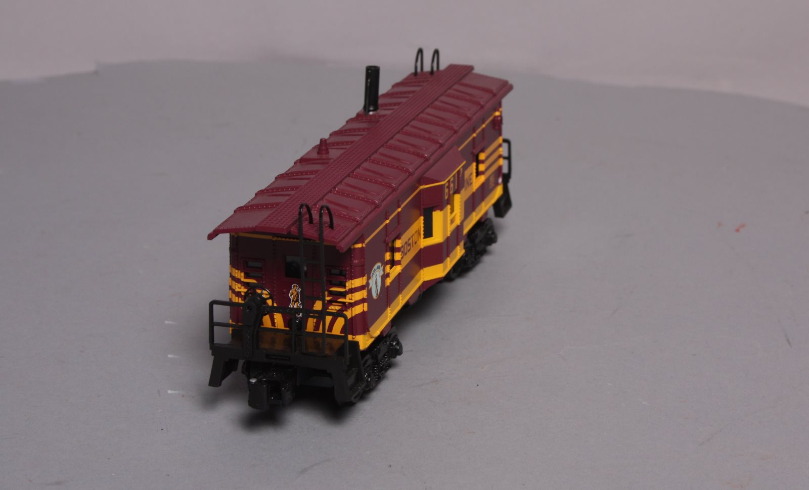 Lionel 6-58217 O Boston and Maine LLC Smoking Bay Window Caboose #6617 NIB
