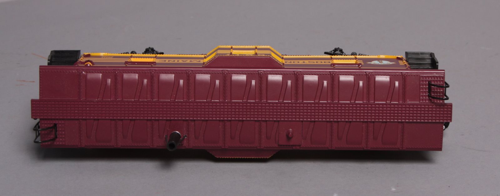 Lionel 6-58217 O Boston and Maine LLC Smoking Bay Window Caboose #6617 NIB