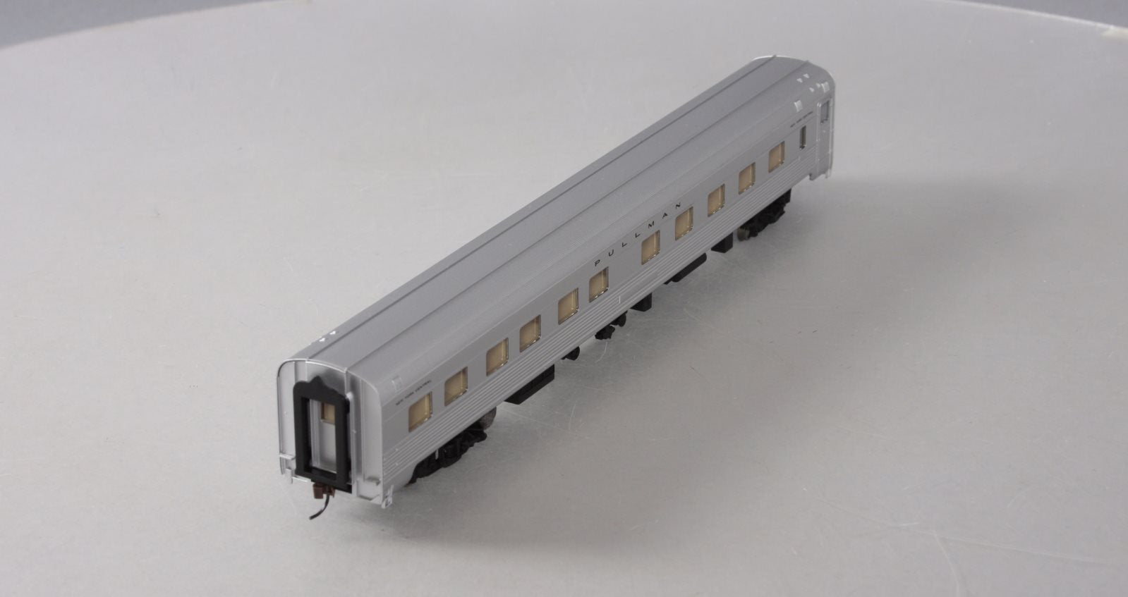 Walthers 932-6348 HO Scale New York Central Budd 10-6 Sleeper Car LN/Box
