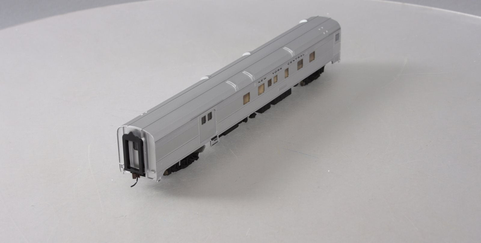 Walthers 932-6468 HO Scale New York Central 85' Budd Baggage Dormitory Car LN/Box