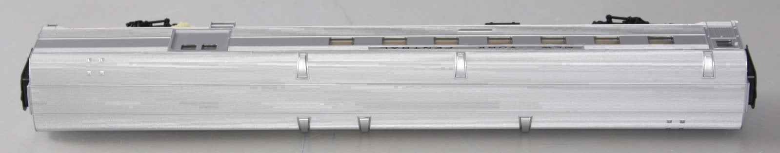 Walthers 932-6468 HO Scale New York Central 85' Budd Baggage Dormitory Car LN/Box