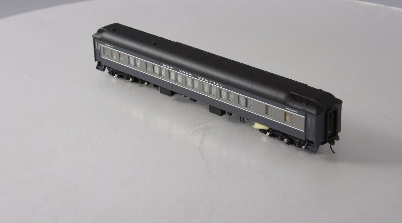 Walthers 932-10007 HO Scale New York Central Pullman Heavyweight 12-1 Coach LN/Box