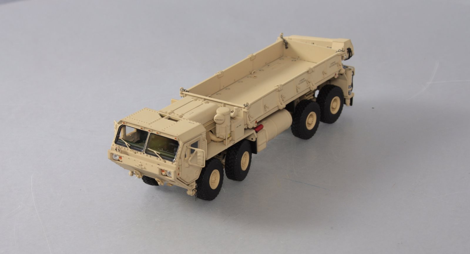 TWH Collectibles 077-01074 1:50 Diecast Oshkosh HEMTT M985 A2 Cargo Truck